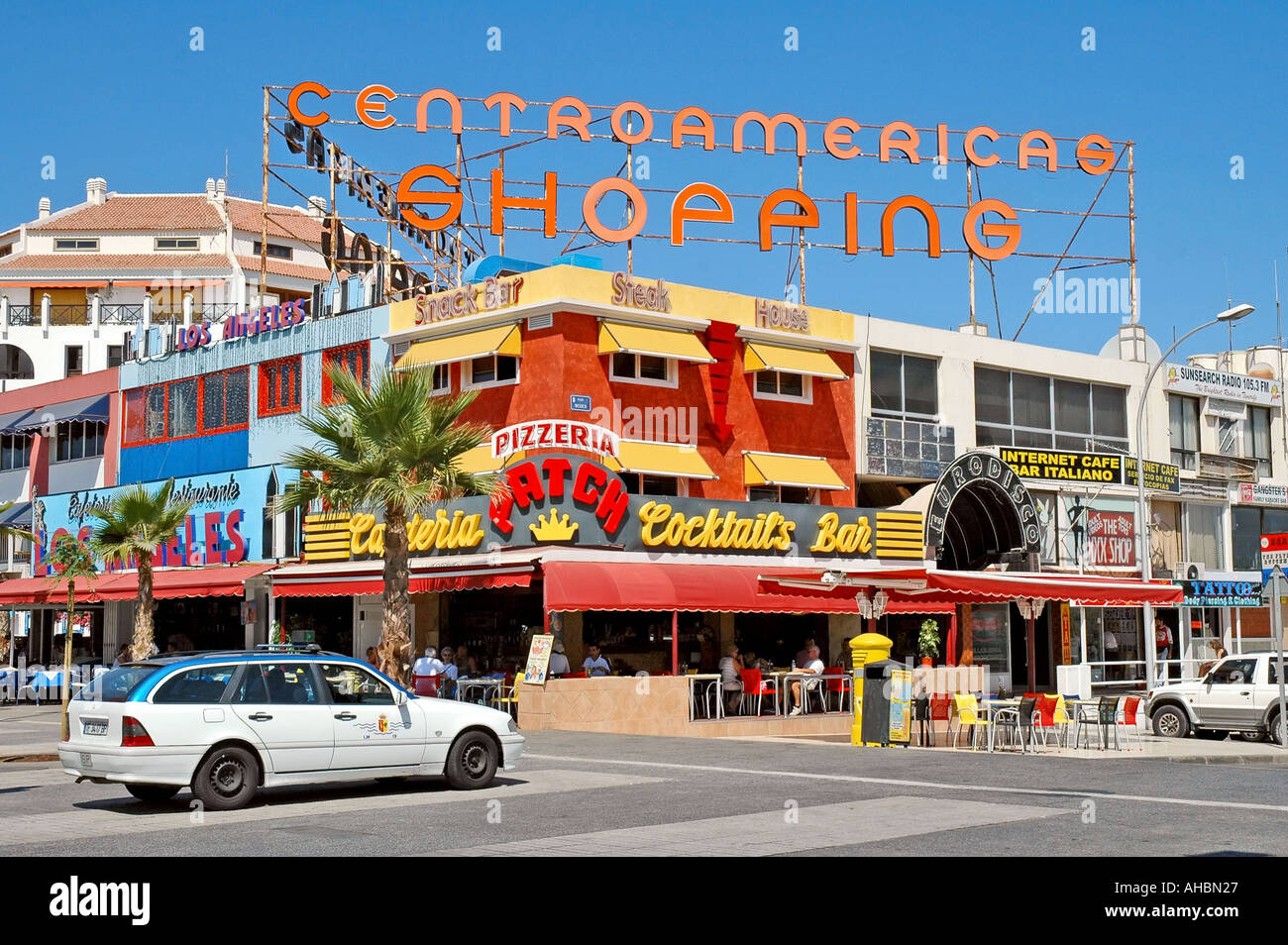 motivet Hospital Beskrive Shopping Mall Playa de Las Americas Stock Photo - Alamy