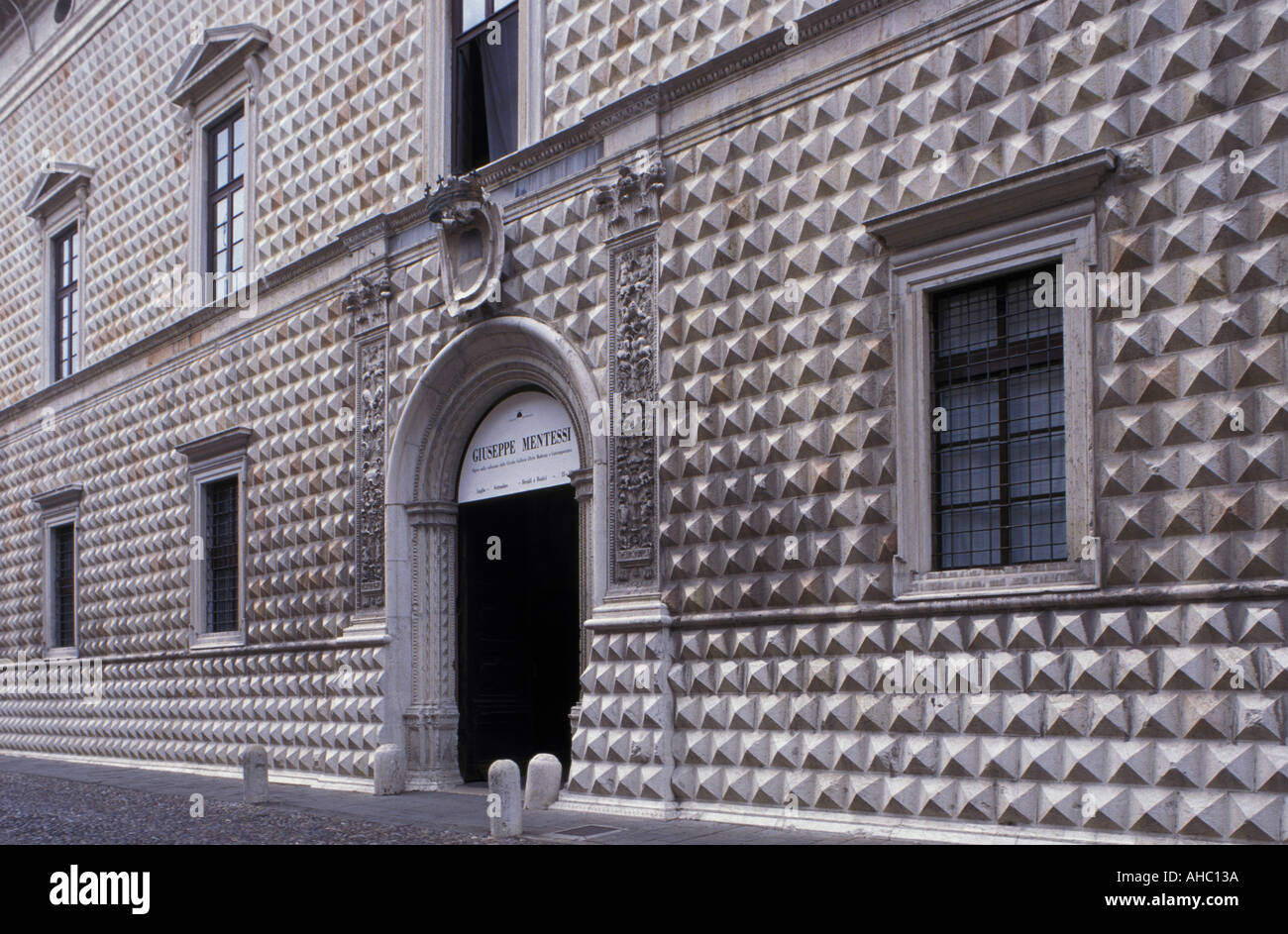 Palazzo diamanti ferrara hi-res stock photography and images - Alamy