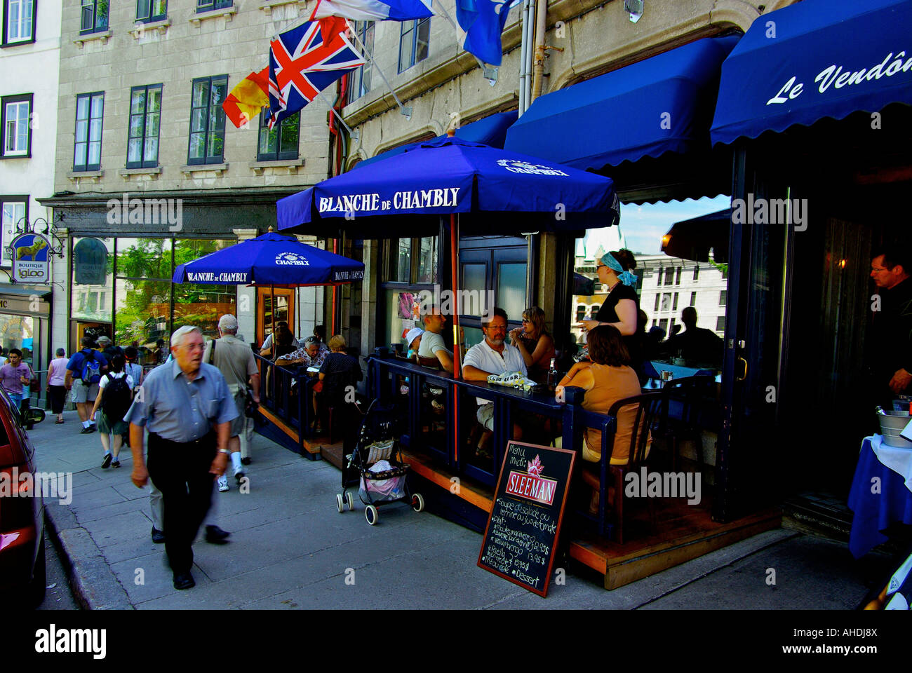 Sidewalk restaurant in old Quebec City Stock Photo Alamy