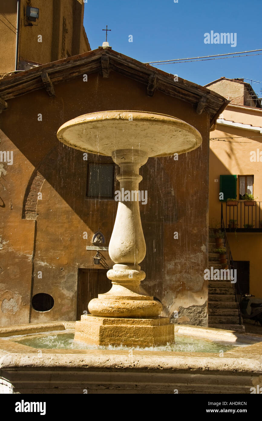 Italian renaissance fountain hi-res stock photography and images - Alamy