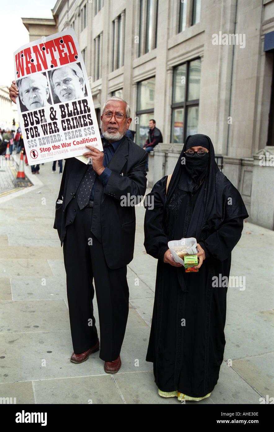 Demonstration through Central London from Hyde Park to Trafalgar Square to end occupation of Iraq & Palestine Sept 27 2003. Stock Photo