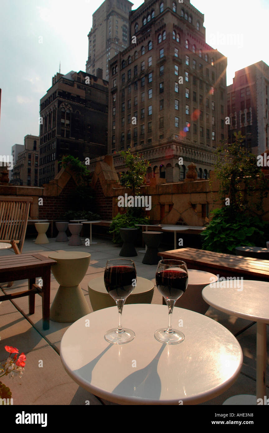 Midtown hotel bar hires stock photography and images Alamy