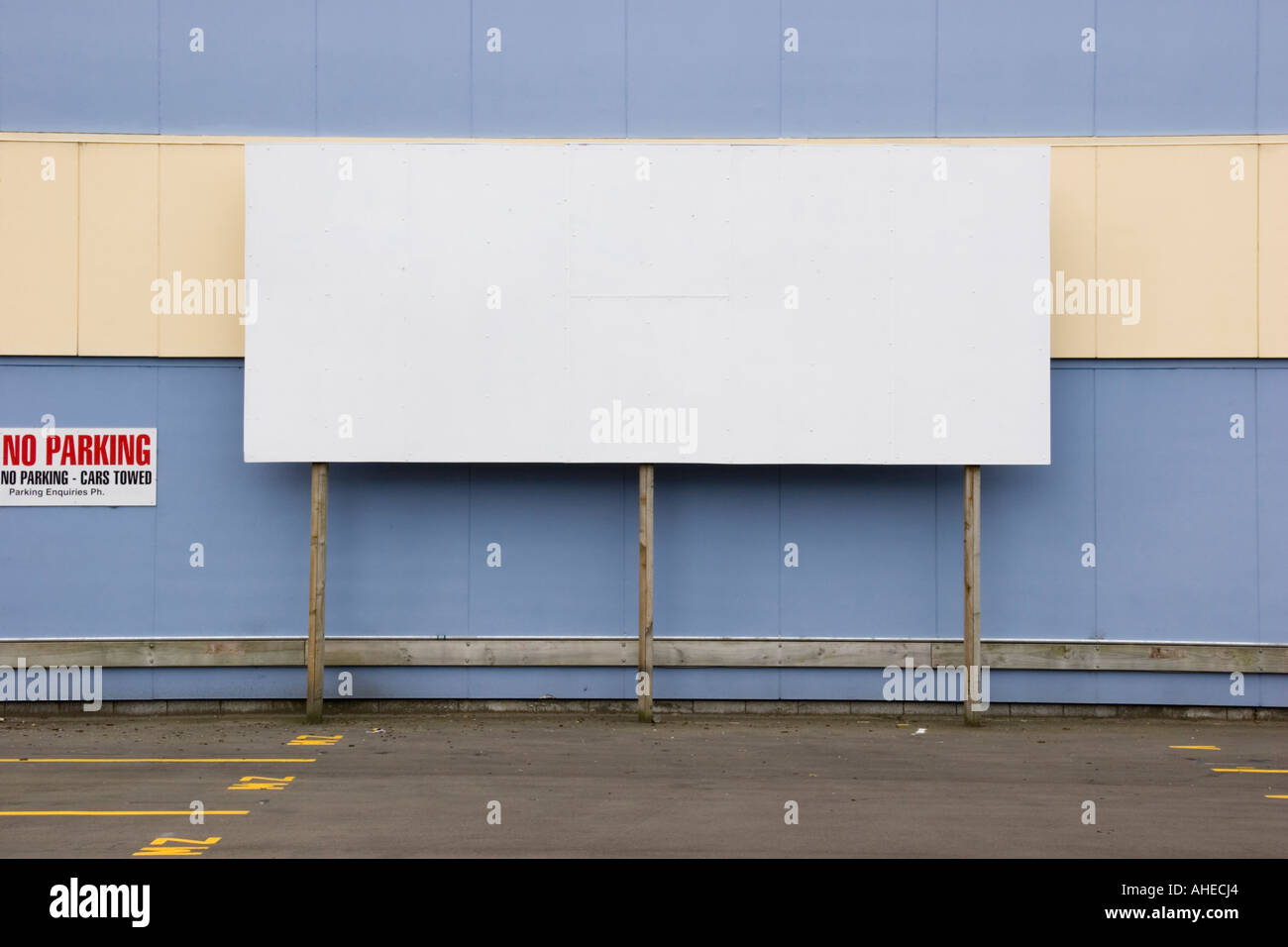 blank billboard in parking lot Stock Photo - Alamy