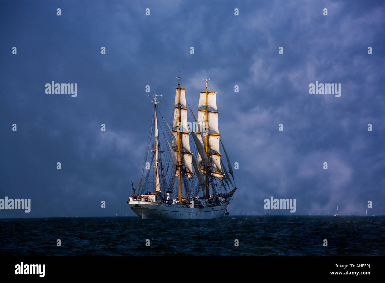 Tall ship on the open ocean Stock Photo - Alamy