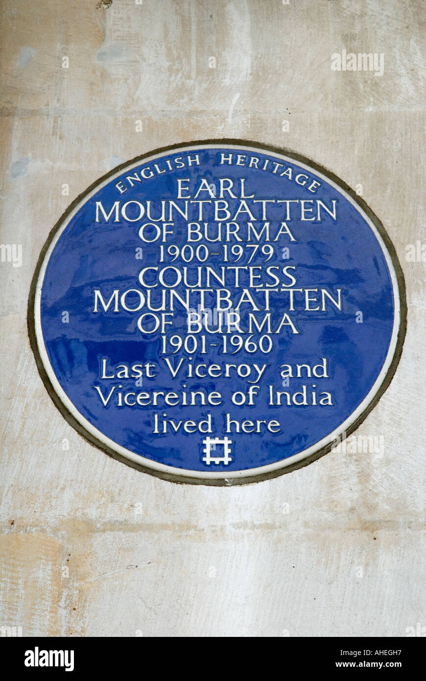English Heritage blue plaque 'Wilton Terrace' London SW1 England 2006 [Earl Mountbatten of Burma] lived here 1901 1906 Stock Photo
