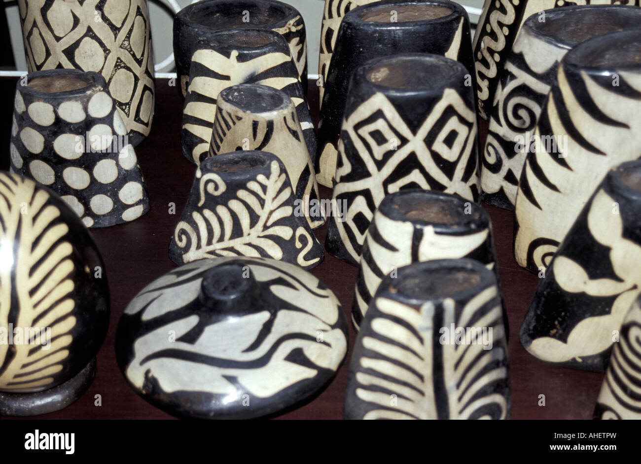 Black and white Lenca Pottery, Guamilito market, San Pedro Sula, Honduras Stock Photo Alamy