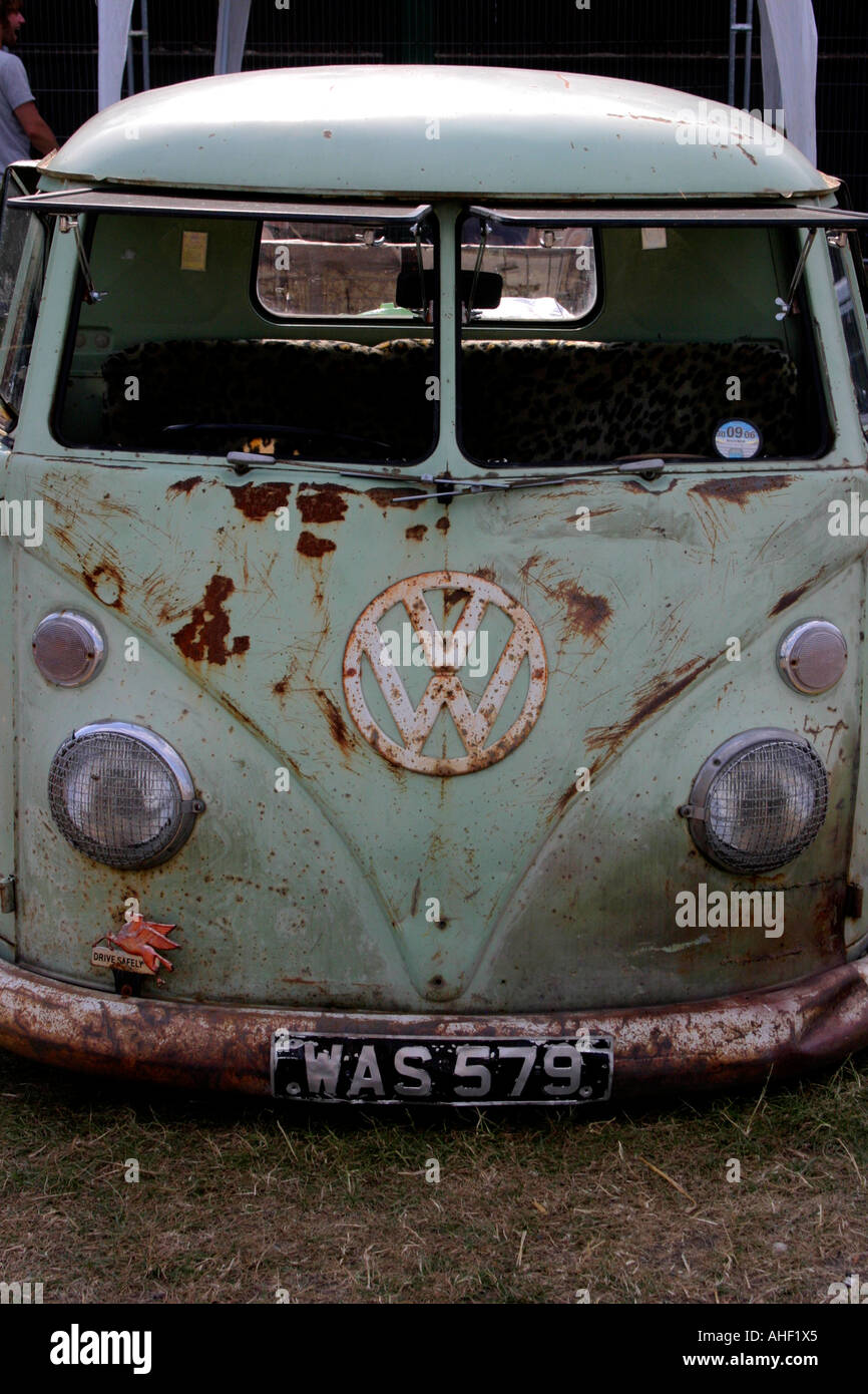 Old rusty VW campervan Stock Photo - Alamy
