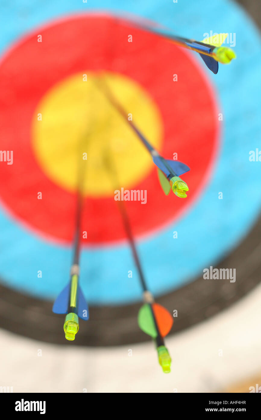 Archery target board and arrow Stock Photo Alamy