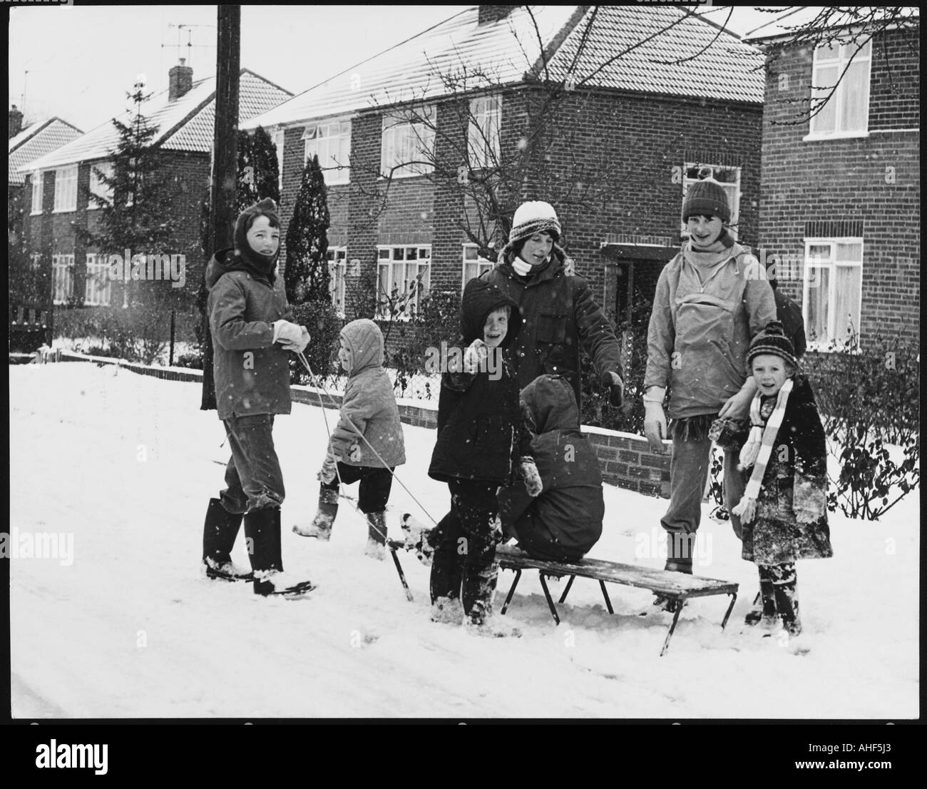 1970s children playing street hi-res stock photography and images - Alamy