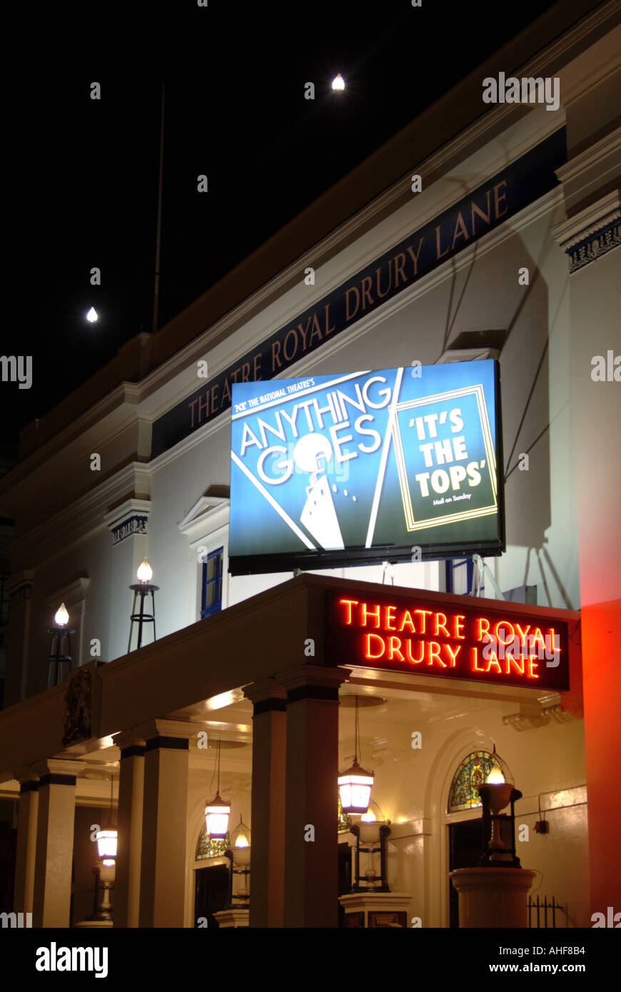 Anything goes theatre hi-res stock photography and images - Alamy