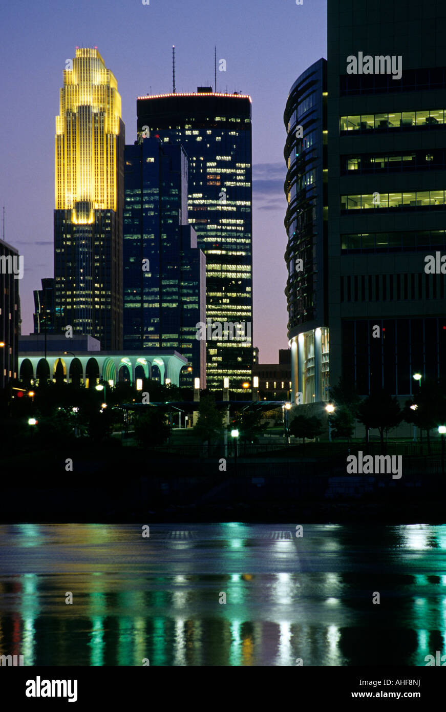 SKYLINE OF MINNEAPOLIS, MINNESOTA, INCLUDING THE IDS TOWER, WELLS FARGO ...