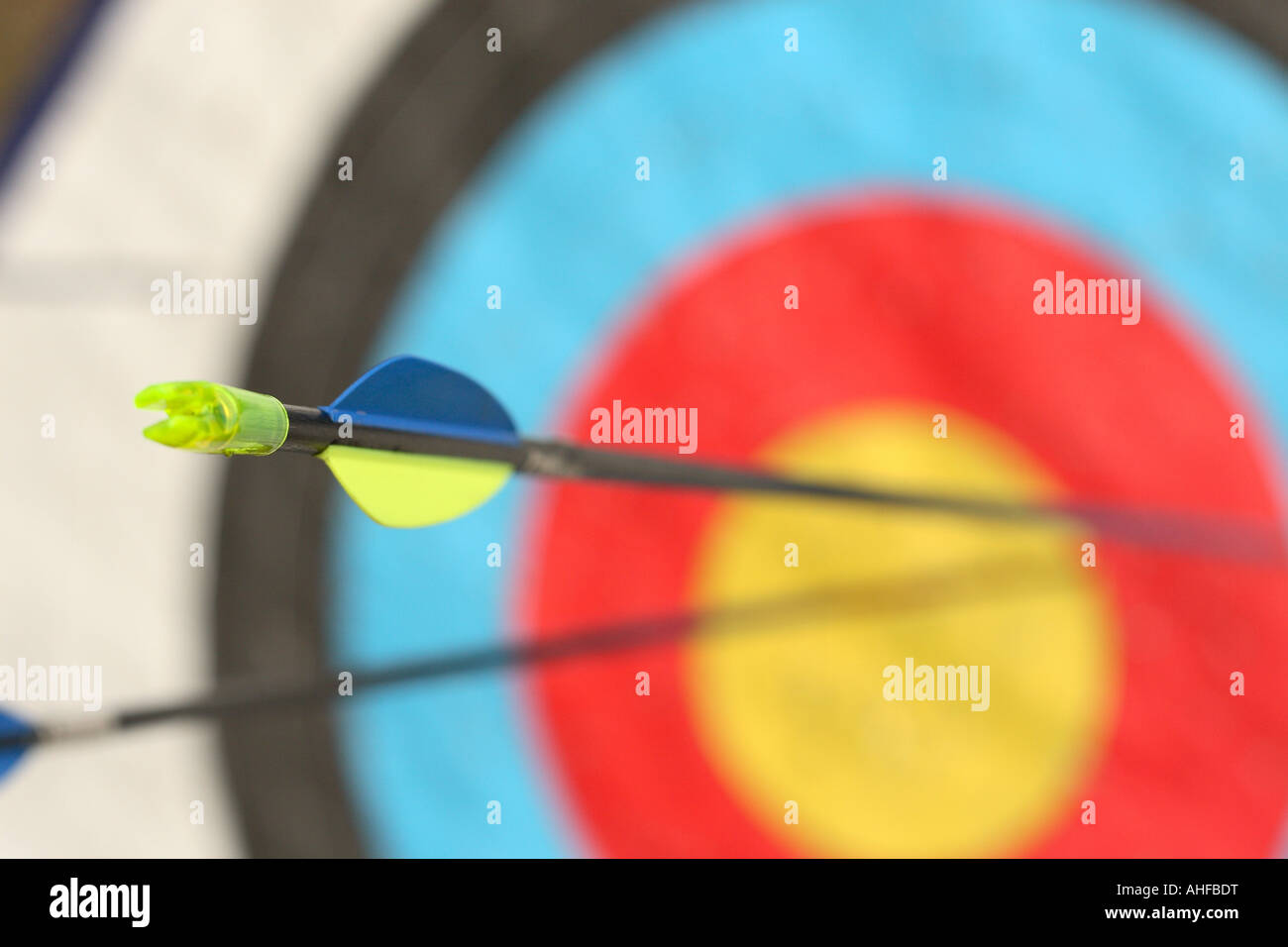 Archery target board and arrow Stock Photo Alamy
