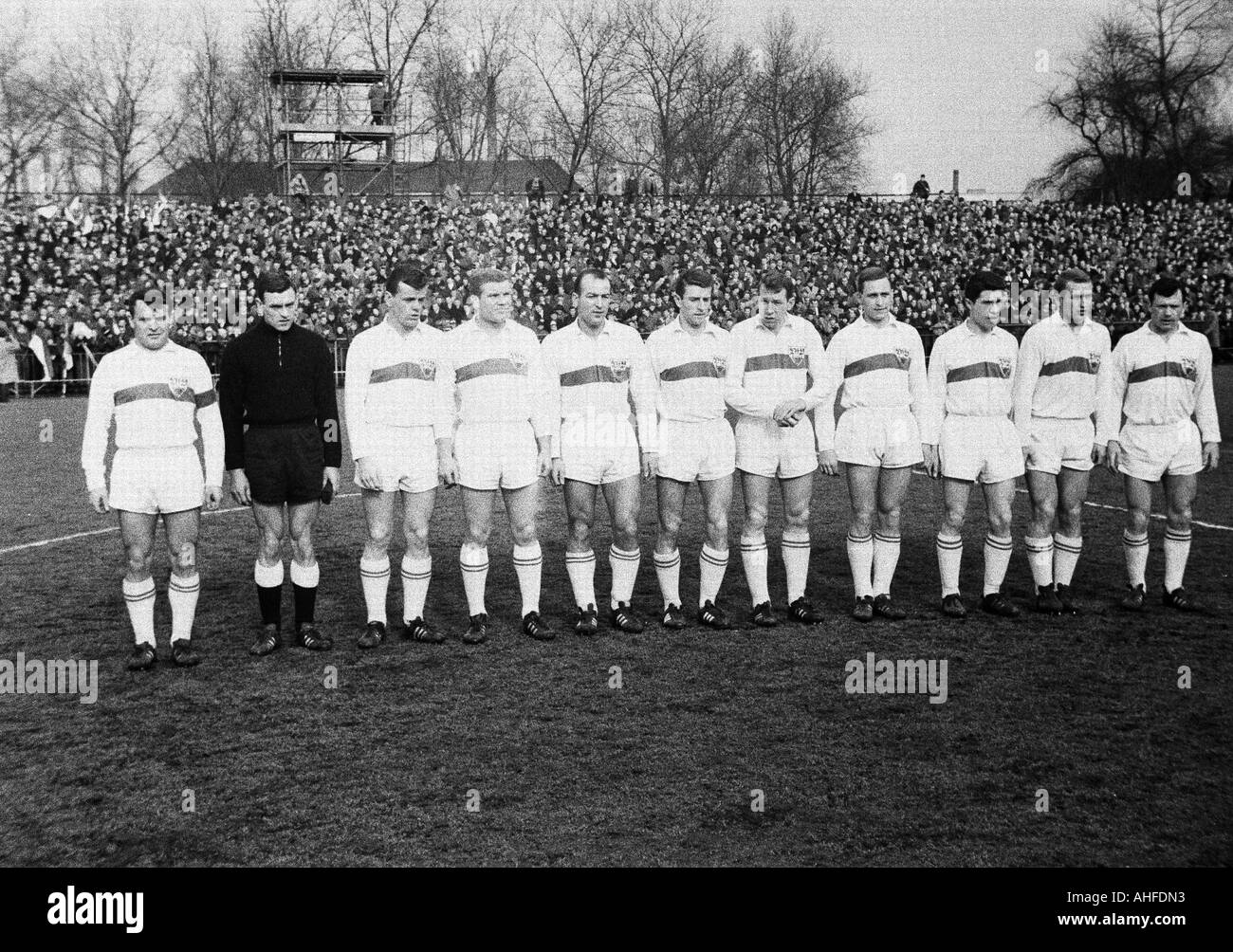 football, DFB Cup, quarter final, 1964/1965, Stadium Glueckaufkampfbahn in Gelsenkirchen, Schalke 04 versus VfB Stuttgart 4:2, team photograph, shot of the Stuttgart team, f.l.t.r. Rolf Geiger, Lorenz Fischer, Theodor Hoffmann, Klaus Dieter Sieloff, Werne Stock Photo