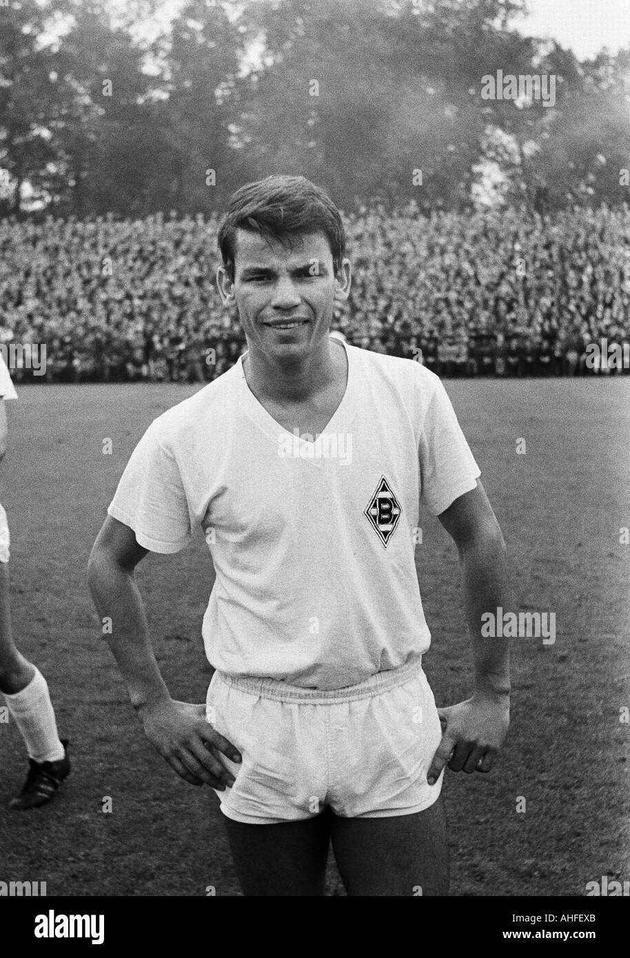 football, Bundesliga, 1965/1966, Glueckaufkampfbahn Stadium, Schalke 04 versus Borussia Moenchengladbach 0:0, football player, portrait, Gerhard Elfert (MG) Stock Photo