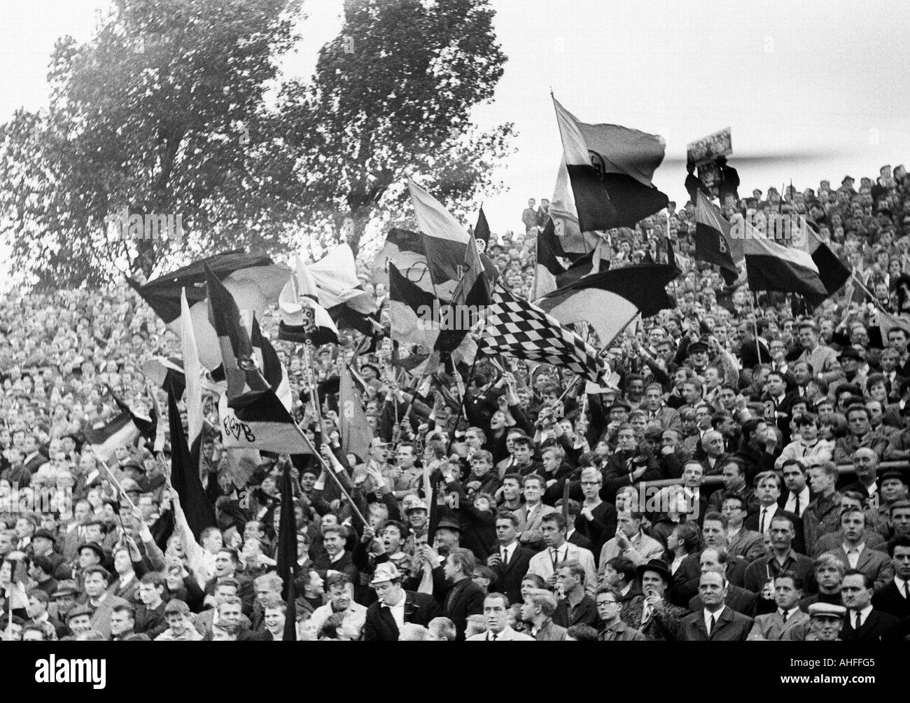 football, Bundesliga, 1965/1966, Borussia Moenchengladbach versus Borussia Dortmund 4:5, Boekelberg Stadium, crowd of spectators, Dortmund fans Stock Photo