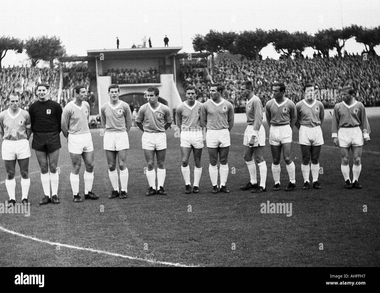 football, Bundesliga, 1965/1966, Wedau Stadium in Duisburg, Meidericher SV versus TSV 1860 Muenchen 2:3, team photograph, shot of the Munich team, f.l.t.r. Peter Grosser, Petar Radenkovic, Otto Luttrop, Hans Reich, Bernd Patzke, Wilfried Kohlars, Rudolf B Stock Photo