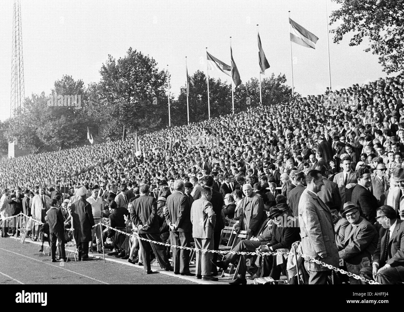 football, Regionalliga West, 1965/1966, Fortuna Duesseldorf versus Rot-Weiss Essen 4:1, Rhein Stadium in Gelsenkirchen, crowd of spectators, completely full stadium Stock Photo
