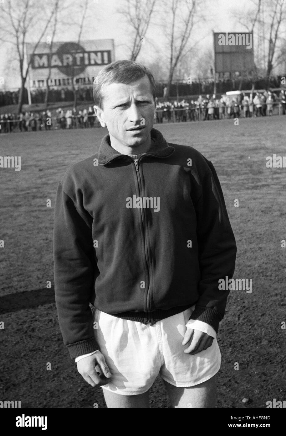 football, Bundesliga, 1965/1966, Glueckaufkampfbahn Stadium in Gelsenkirchen, FC Schalke 04 versus TSV 1860 Munich 0:2, football player, portrait of Zeljko Perusic (1860) Stock Photo