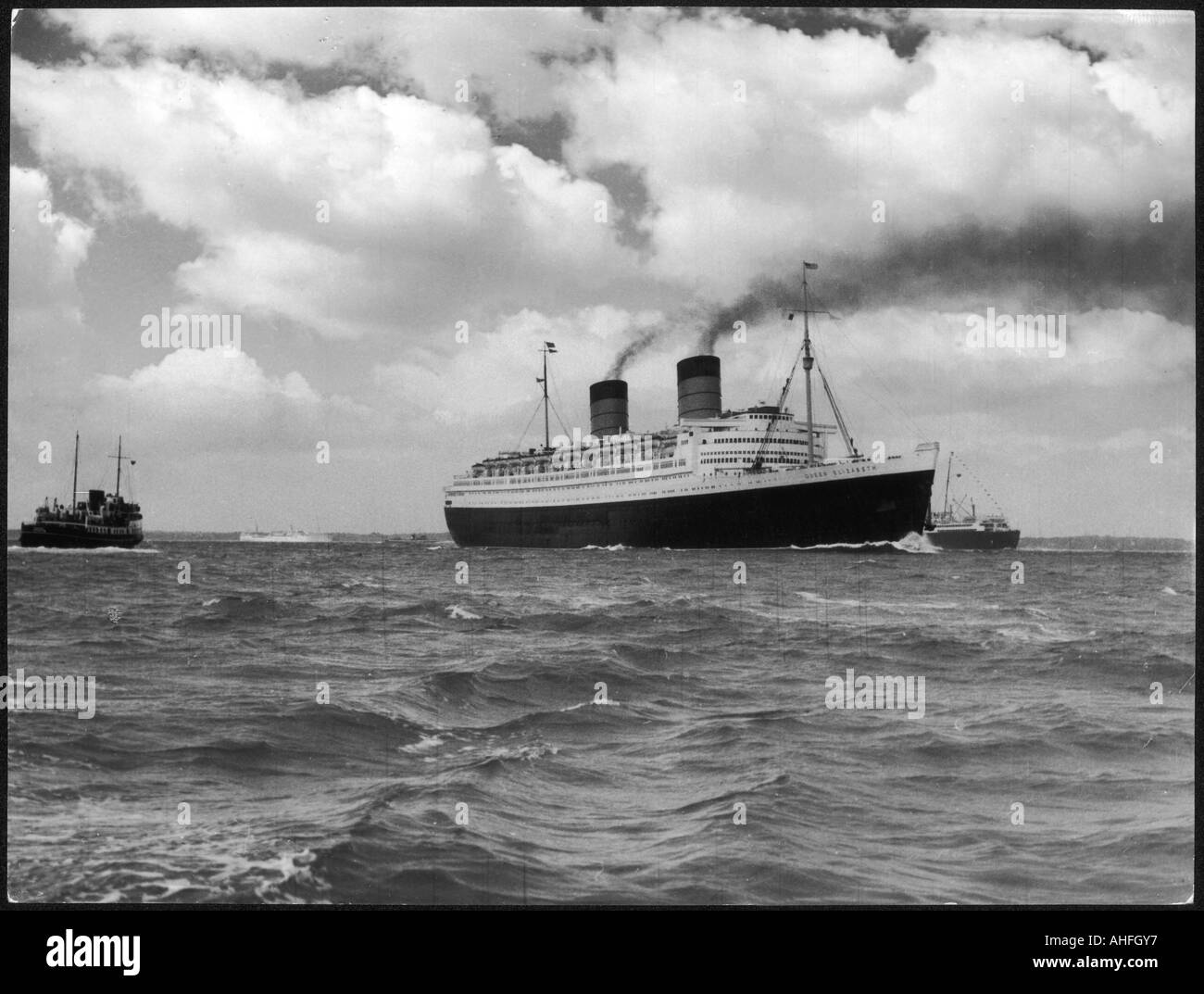 Queen Elizabeth Liner Stock Photo Alamy