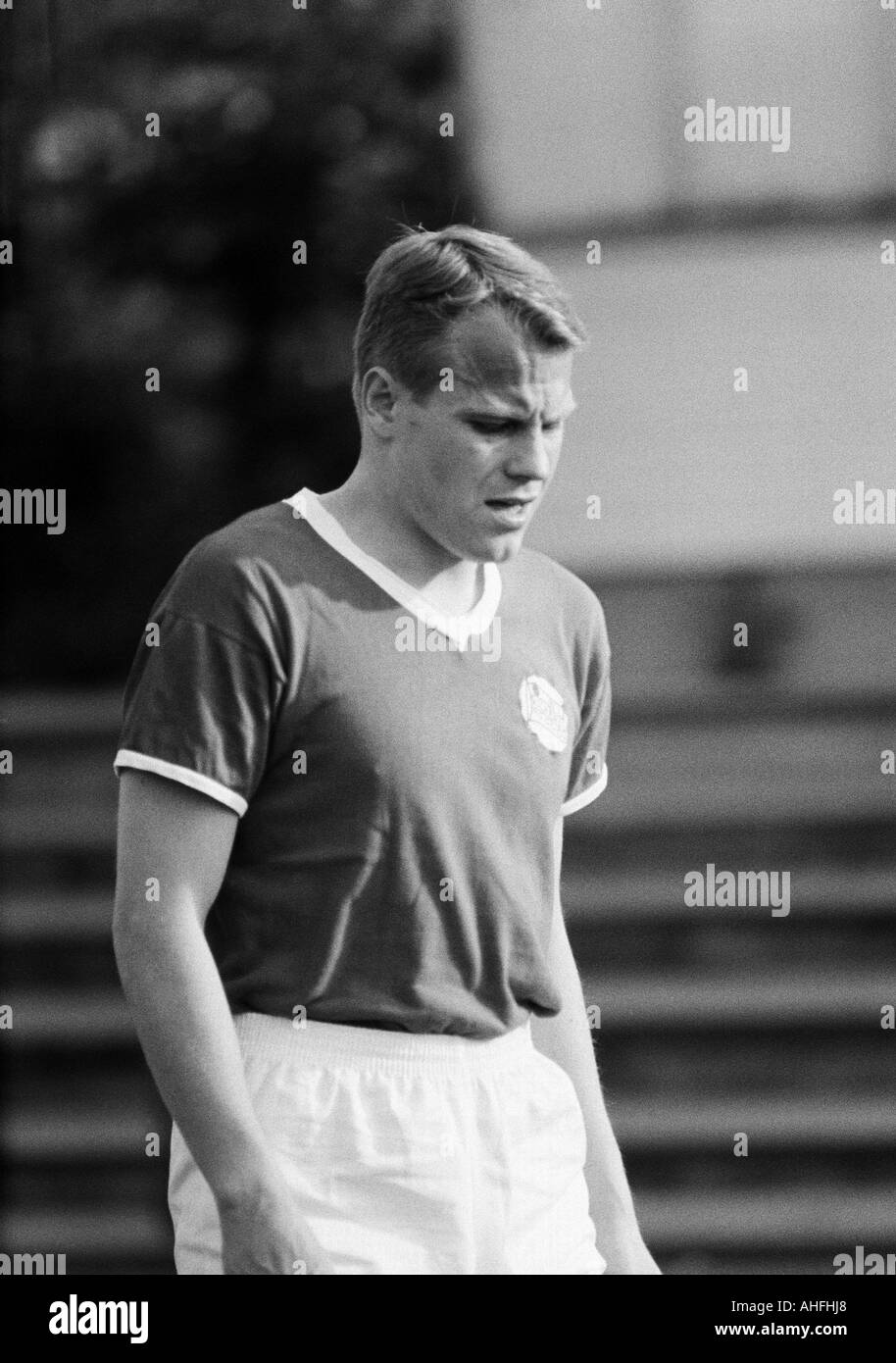 football, Regionalliga, 1965/1966, promotion match to the Bundesliga 1966/1967, Fortuna Duesseldorf versus Kickers Offenbach 2:0, Rhein Stadium in Duesseldorf, football player, Juergen Neudorf (Offenbach) Stock Photo