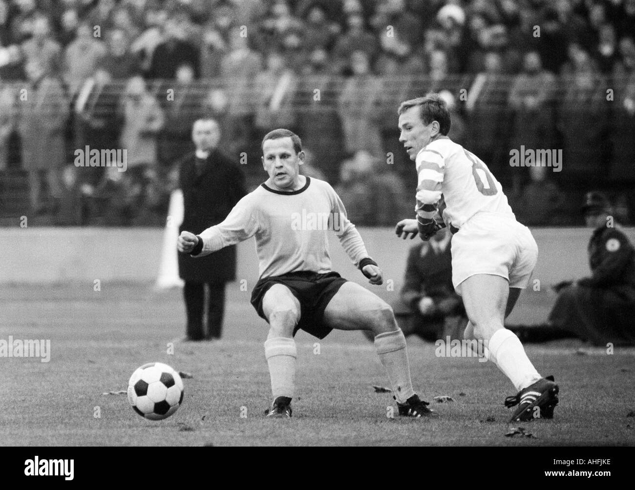 football, Bundesliga, 1966/1967, Wedau Stadium in Duisburg, MSV Duisburg versus Borussia Dortmund 1:5, scene of the match, left Dieter Kurrat (Dortmund), right Werner Kraemer (MSV) Stock Photo