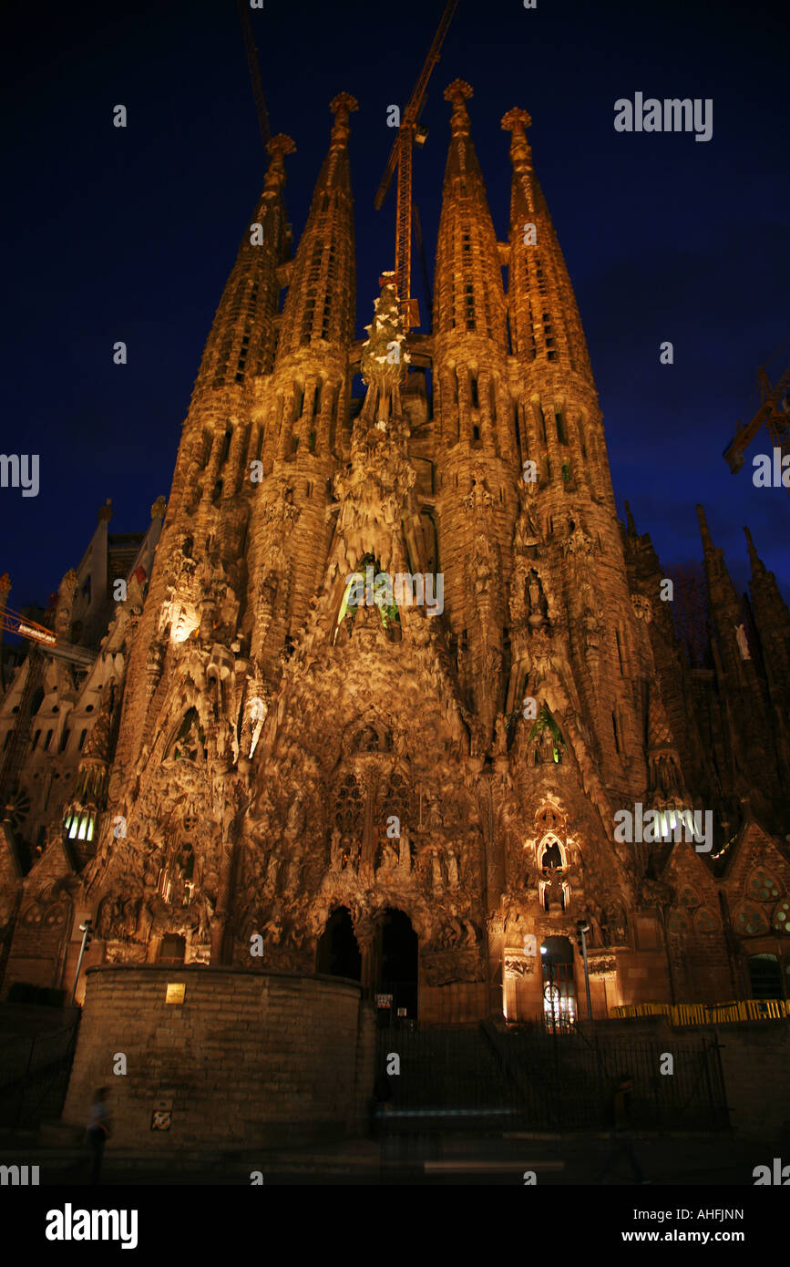 la sagrada familia barcelona construction spain sight sights historic ...