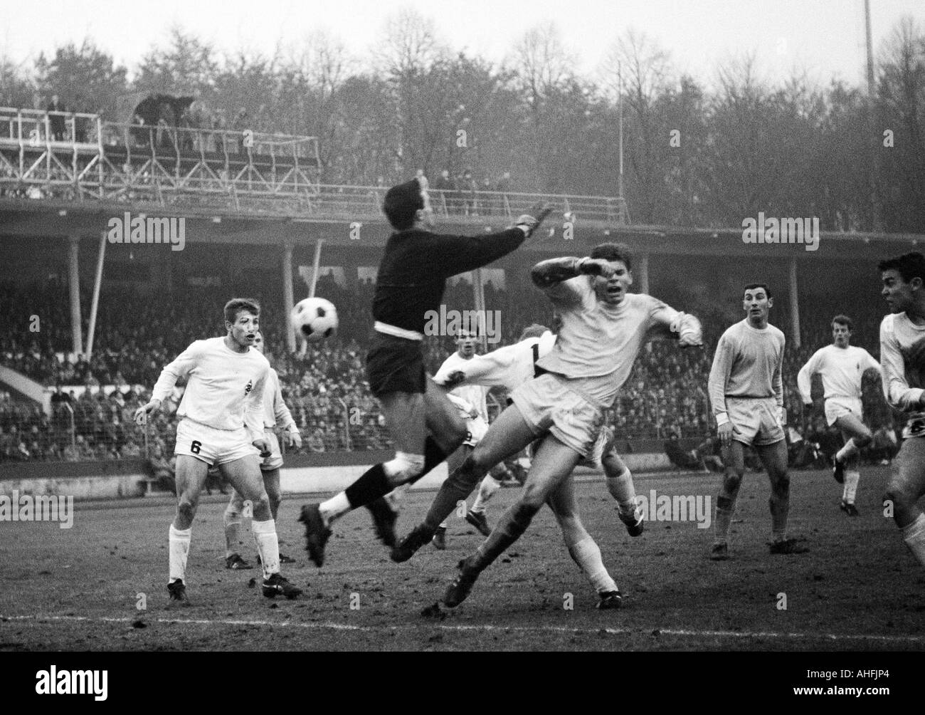 football, Bundesliga, 1966/1967, Muengersdorfer Stadium in Cologne, 1 ...