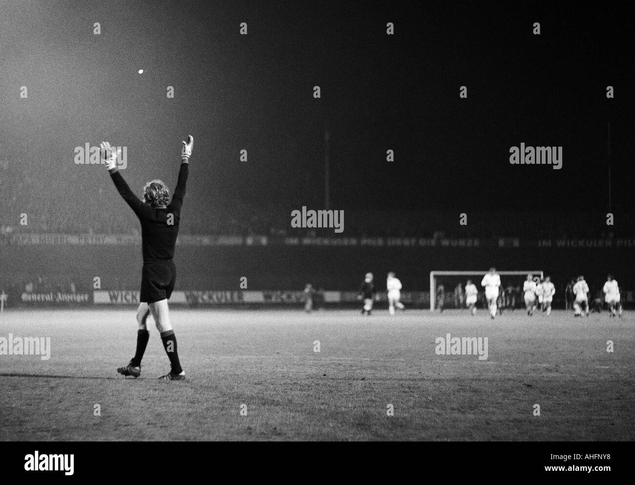 football, Bundesliga, 1972/1973, Stadium am Zoo in Wuppertal, Wuppertaler SV versus FC Bayern Munich 1:1, scene of the match, keeper Sepp Maier rejoicing at the 1:1 equalizer goal to Munich by Bernd Duernberger (not pictured) Stock Photo