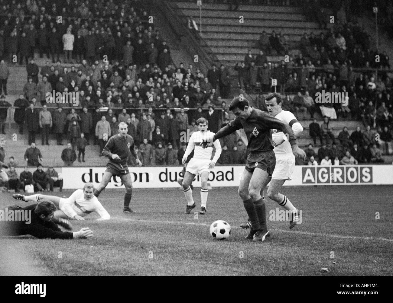 football, Bundesliga, 1968/1969, Borussia Moenchengladbach versus VfB Stuttgart 44, Boekelberg football, Bundesliga, 1968/1969, Borussia Moenchengladbach versus VfB Stuttgart 44, Boekelberg