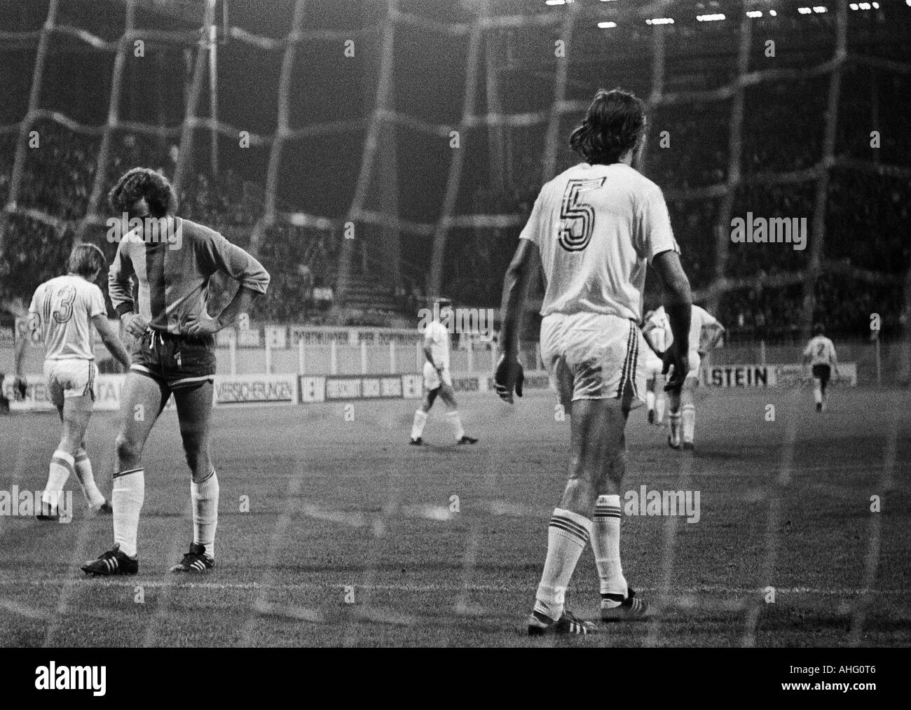 football, second Bundesliga North, 1974/1975, Borussia Dortmund versus Rot-Weiss Oberhausen 4:0, Westfalen Stadium in Dortmund, scene of the match, goal to Dortmund, Oberhausen players are frustrated, 2.f.l. keeper Dieter Ferner (RWO) Stock Photo