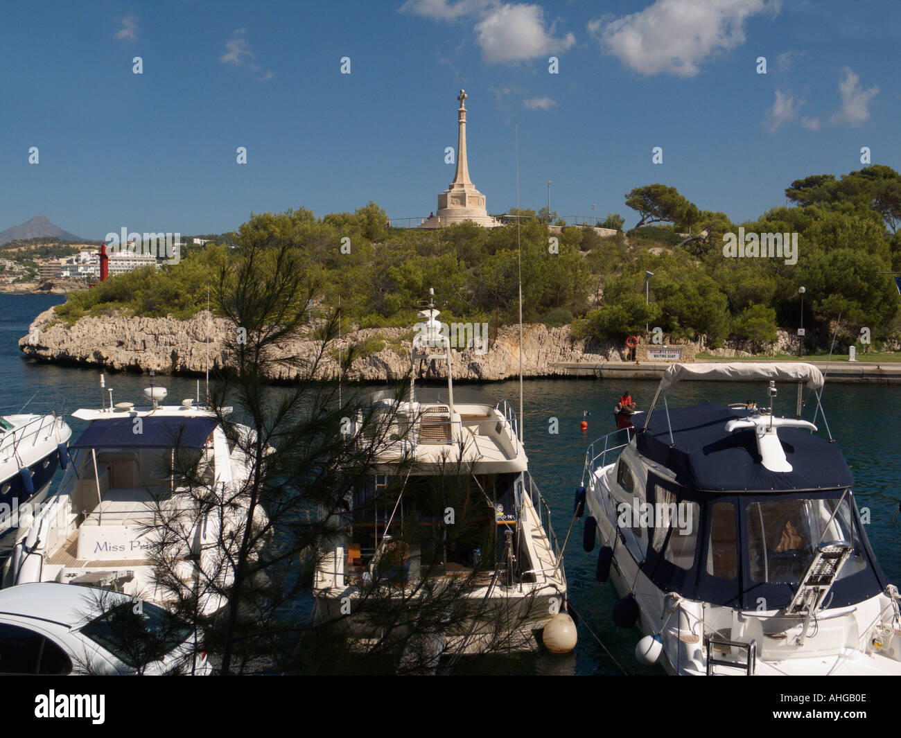 Santa Ponsa Monument and marina, Santa Ponsa Bay, Calvià, Ponent Region, Majorca, Spain Stock Photo