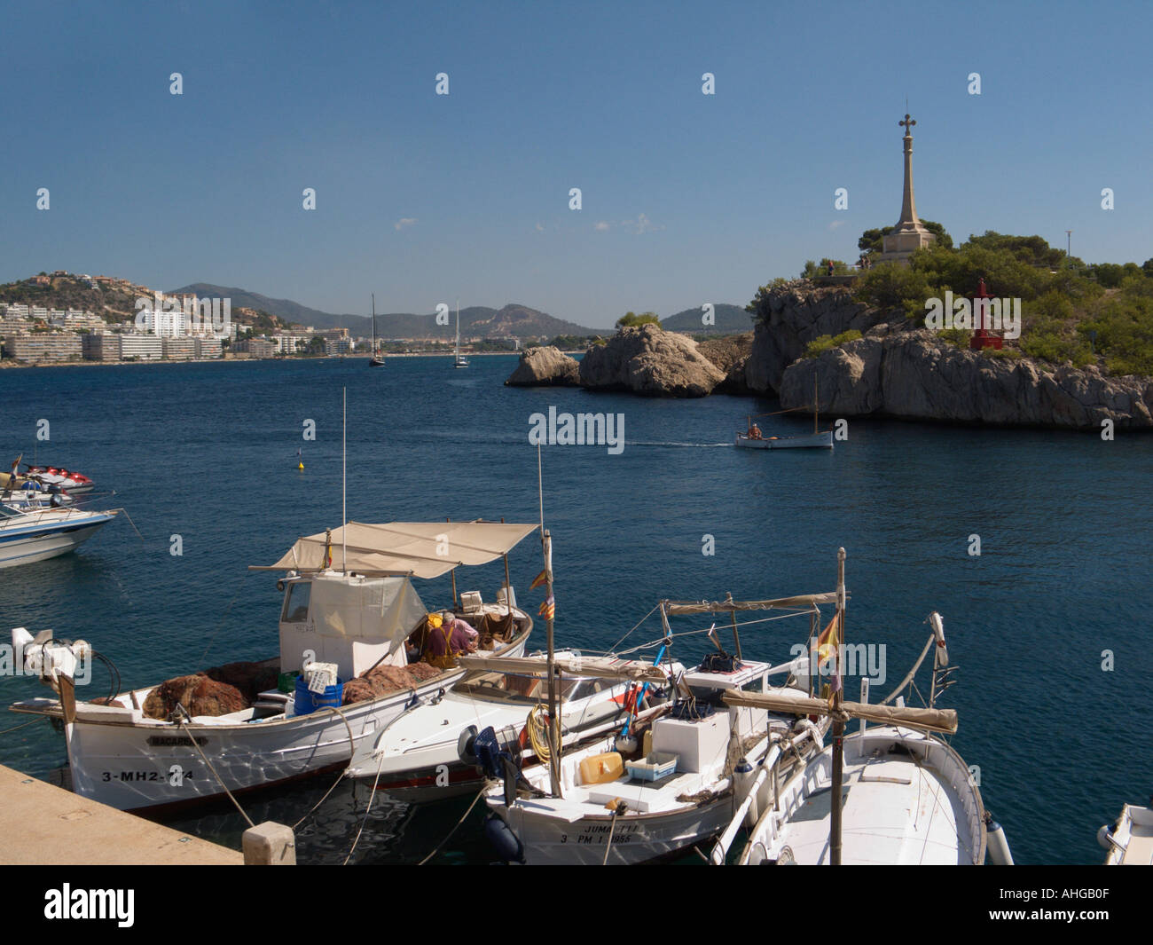 Santa Ponsa Harbour and Monument, Santa Ponsa Bay, Ponent Region, Mallorca, Spain Stock Photo