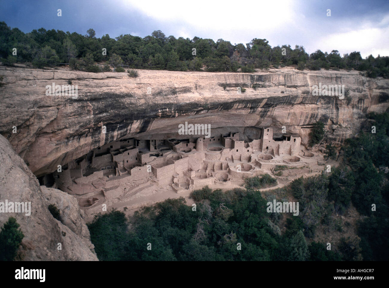 Cliff Palace is the largest Anasazi cliff dwelling in Colorado at the ...