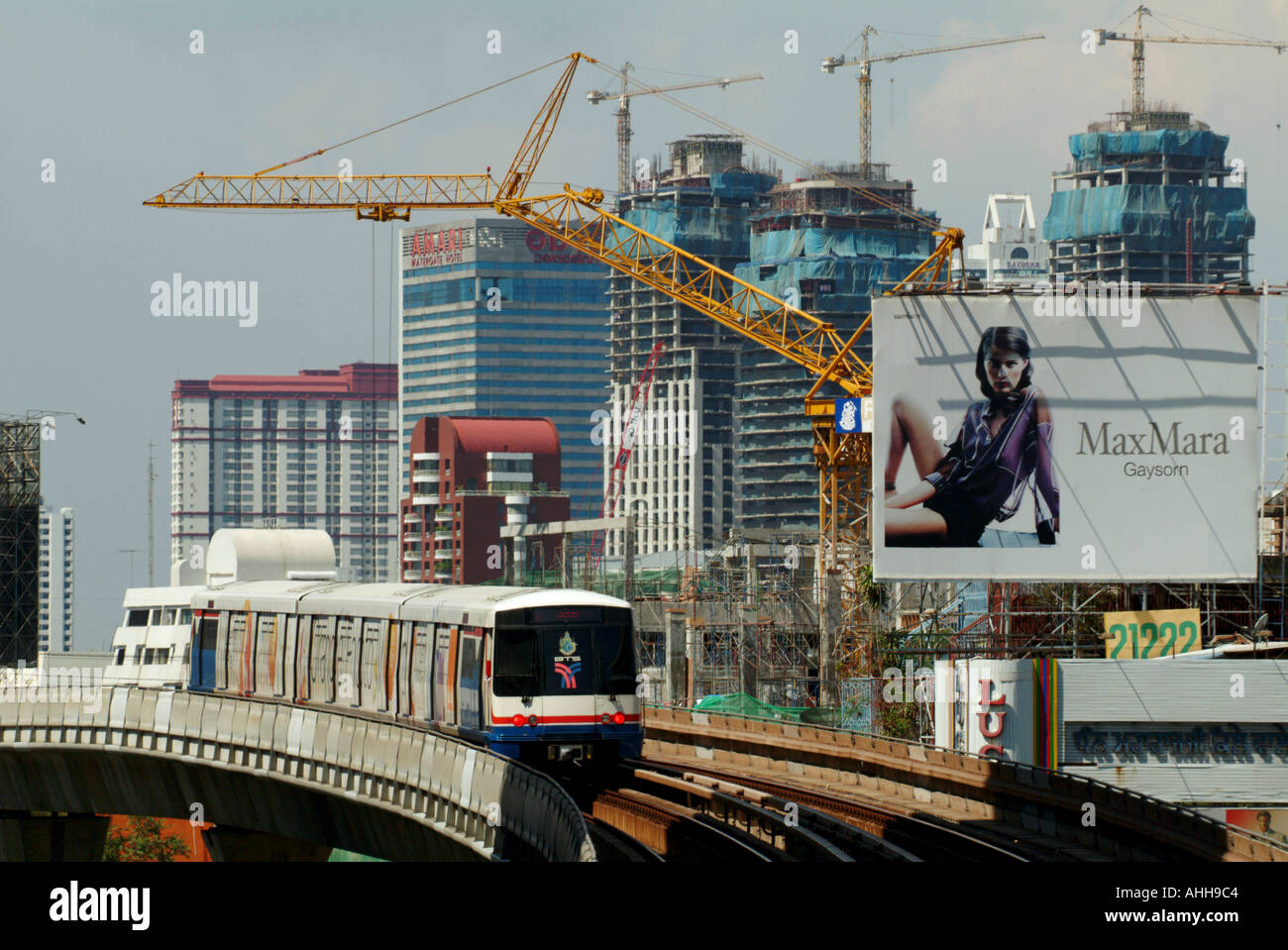 Bts Skytrain Bangkok Thailand Bangkok S Elevated Rail System Stock Bts Skytrain Bangkok Thailand Bangkok S Elevated Rail System Stock