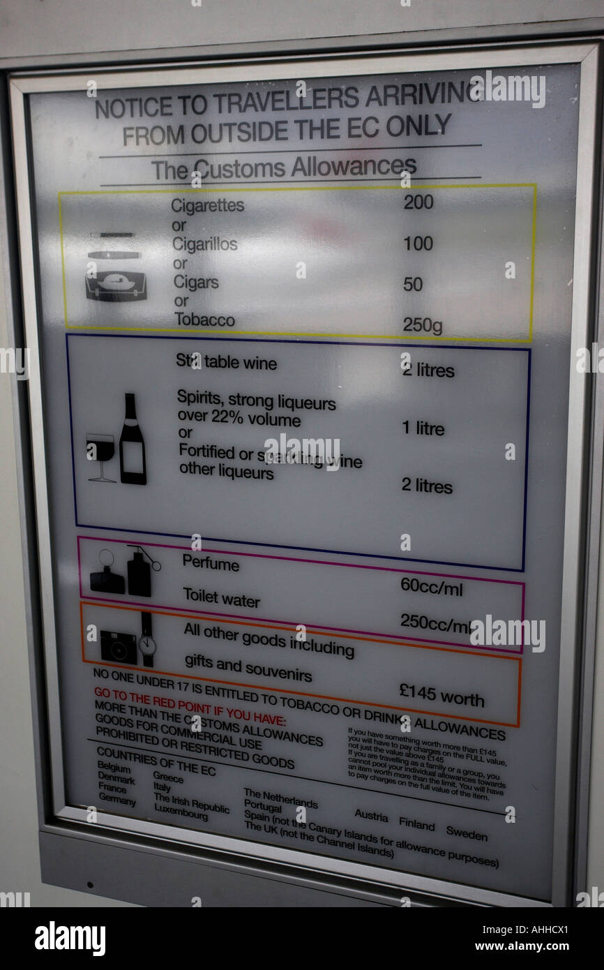 Manchester Airport Terminal 3 British Airways  UK United Kingdom GB Great Britain CUSTOMS ALLOWANCES NOTICE Stock Photo