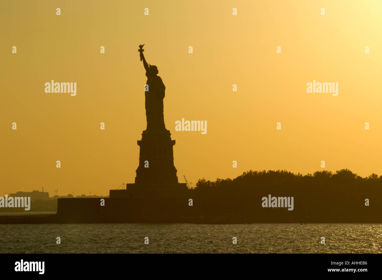Silhouette of the Statue of Liberty New York City, USA Stock Photo - Alamy