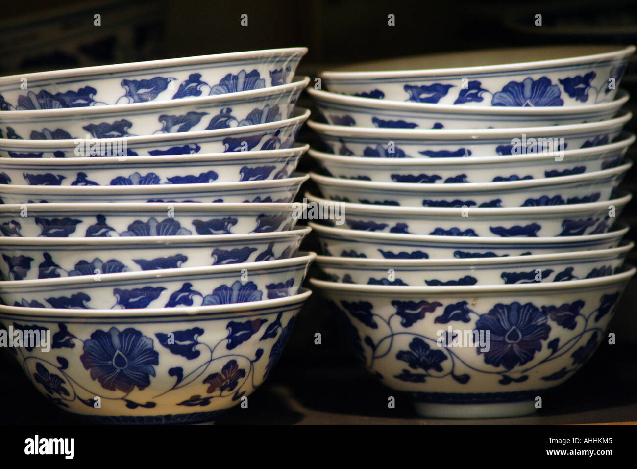 Traditional Pattern Chinese Porcelain China Bowls for sale in Hong Kong