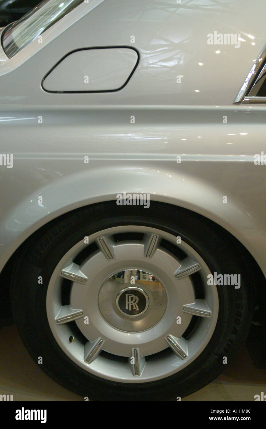 Rolls royce online weighted wheel cap