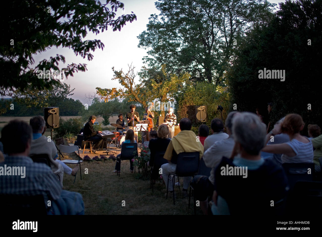 NIGHT JAZZ CONCERT AT THE FARM VAUCLUSE PROVENCE FRANCE EUROPE Stock Photo