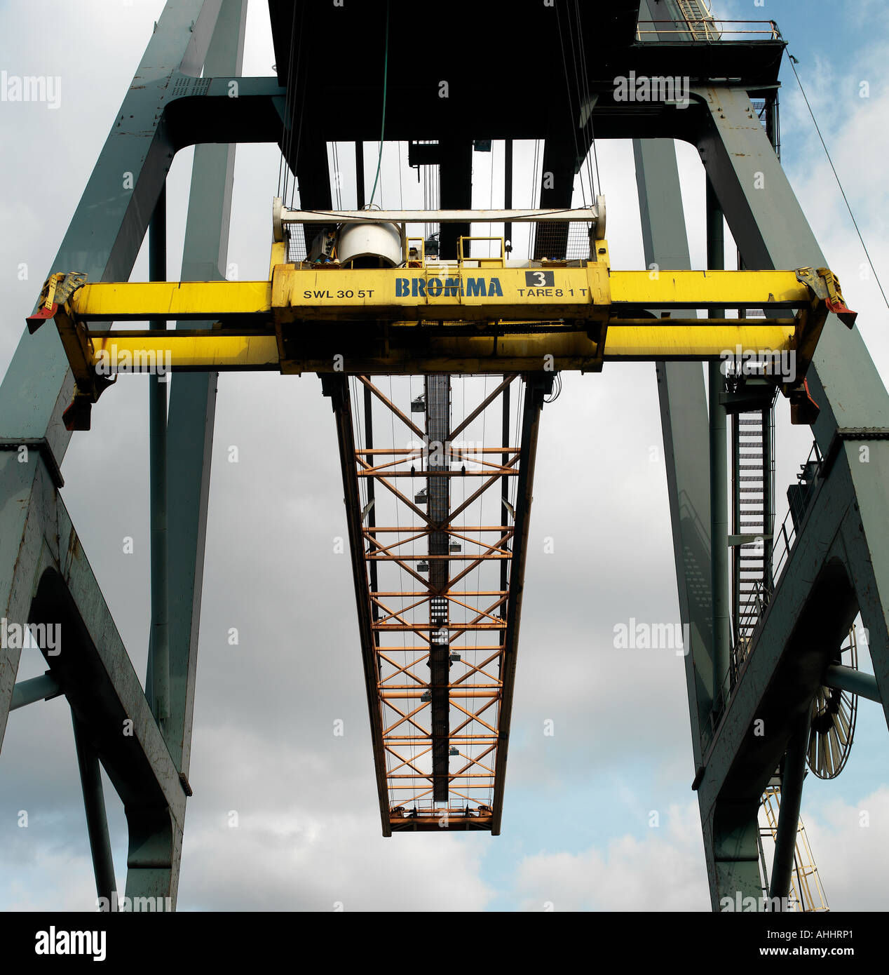 Crane hoist lifting gear lifting load loader hi-res stock photography ...