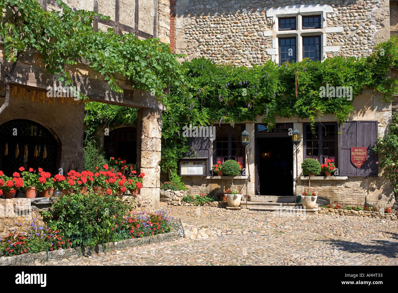 Perouges hi-res stock photography and images - Alamy