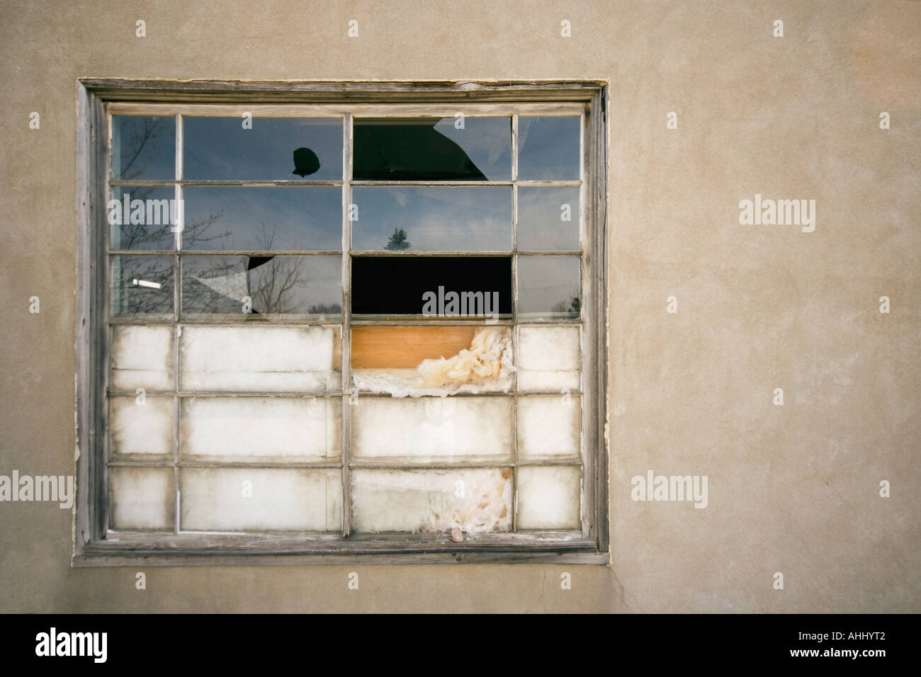 Run down window Stock Photo - Alamy