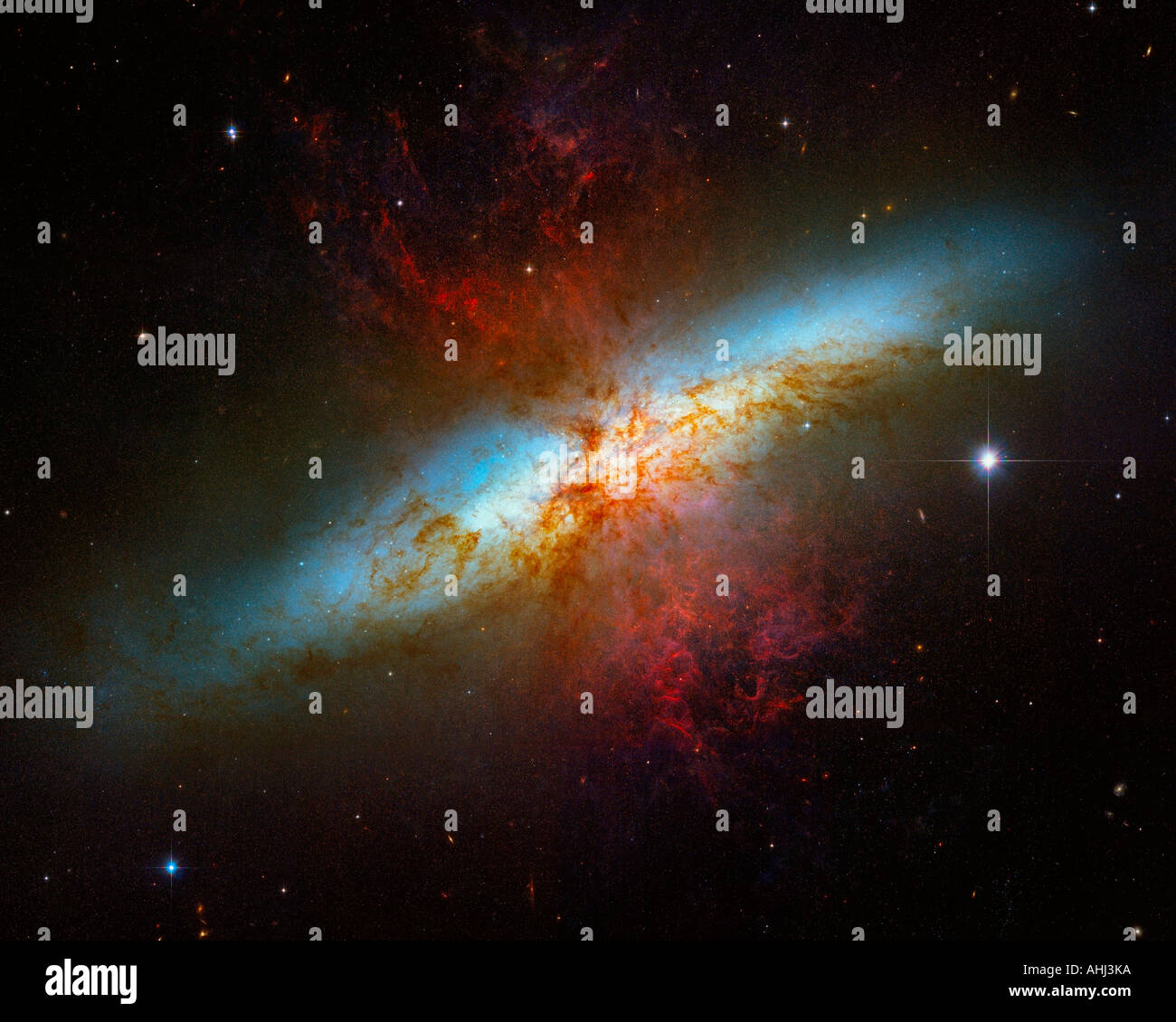 STARBURST GALAXY M82 HUBBLE SPACE TELESCOPE 8x10 SILVER HALIDE PHOTO PRINT 