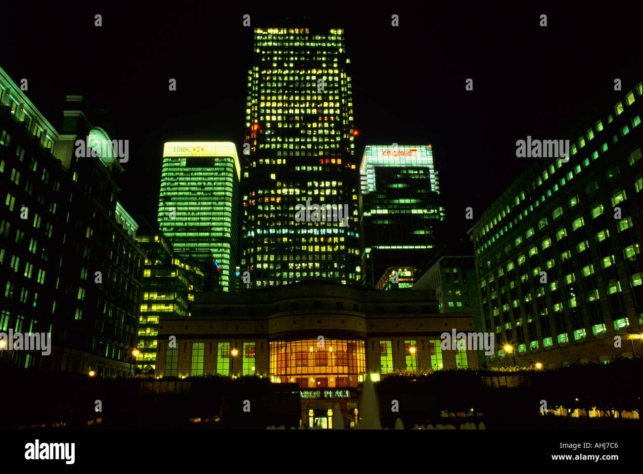 Canary wharf night docklands hi-res stock photography and images - Alamy