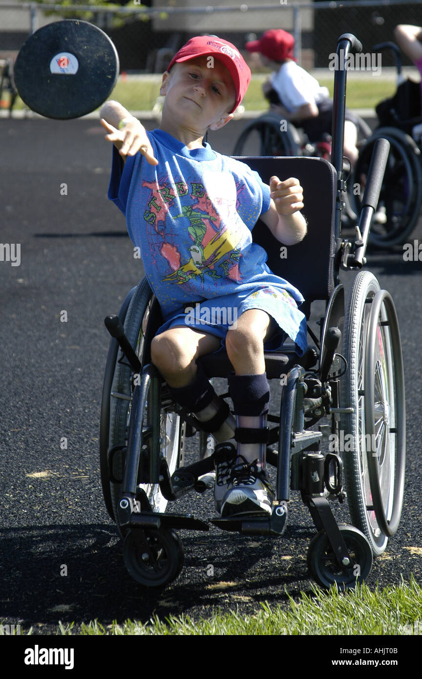 Wheelchair discus hires stock photography and images Alamy