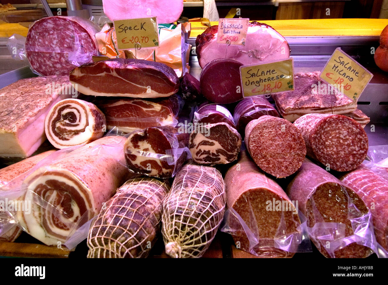 Italy butcher shop hi-res stock photography and images - Page 13 - Alamy, image size:1300x954