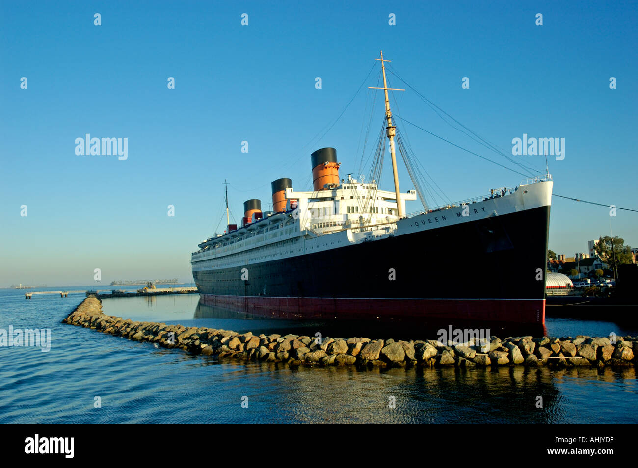 Queen Mary docked in Long Beach harbor Stock Photo Alamy