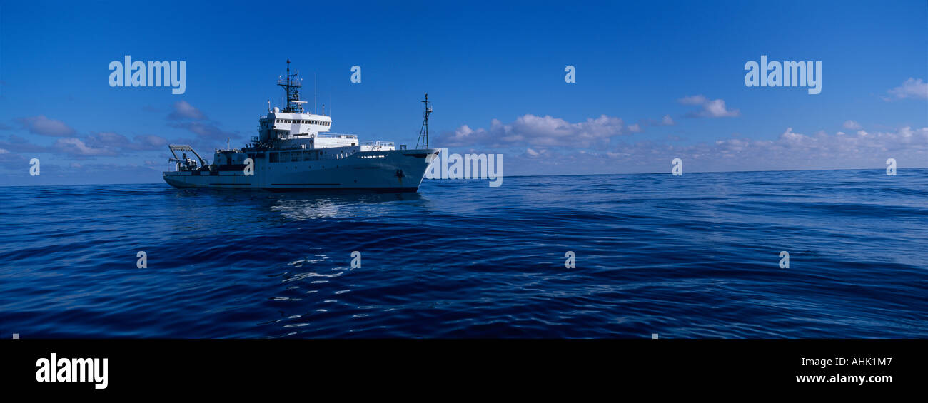 USA Univ of Washington Research Ship M V Thomas G Thompson during underwater biological study in North Pacific Stock Photo