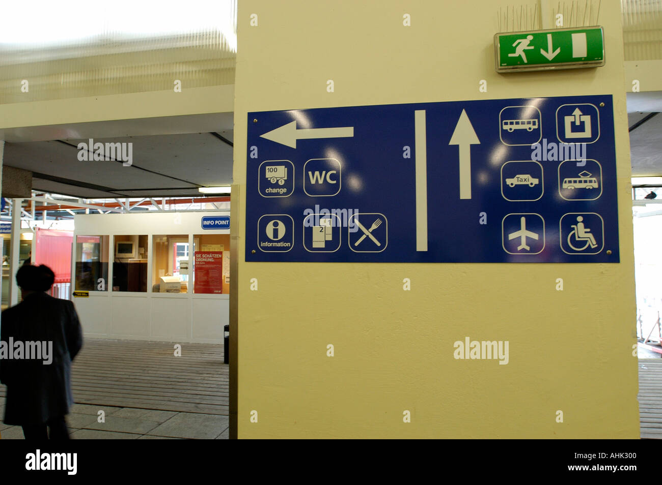 railway station Linz Stock Photo - Alamy