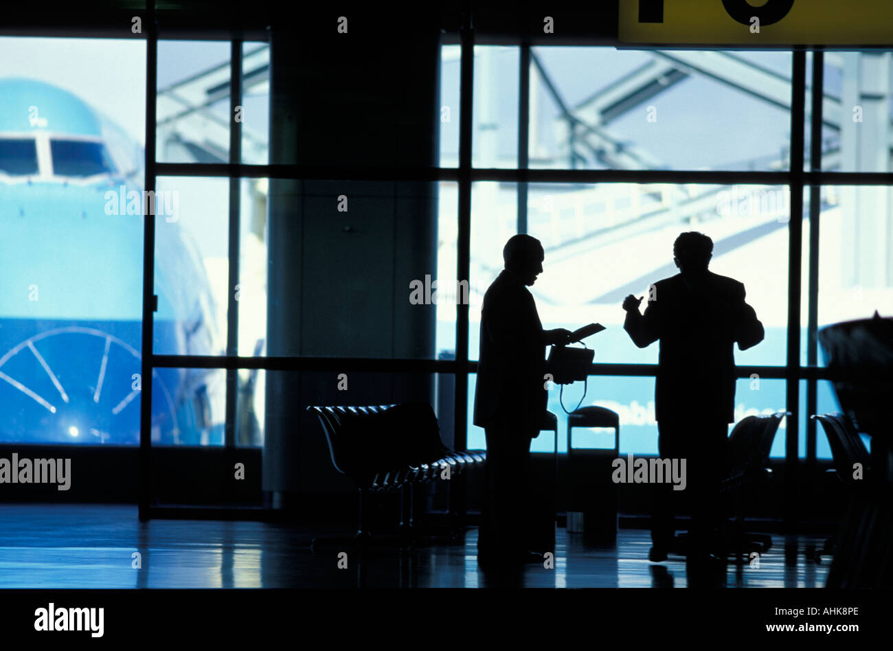 Passengers at the airport hi-res stock photography and images - Alamy